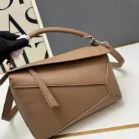 $105.00 USD LOEWE AAA Quality Messenger Bags For Women #1411206