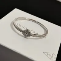 $48.00 USD Van Cleef & Arpels Bracelets For Women #1413412