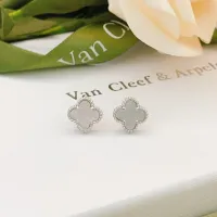 $25.00 USD Van Cleef & Arpels Earrings For Women #1413518