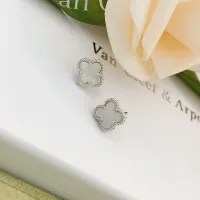 $25.00 USD Van Cleef & Arpels Earrings For Women #1413518