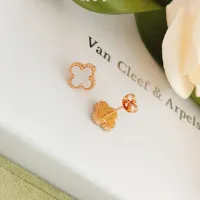 $25.00 USD Van Cleef & Arpels Earrings For Women #1413519