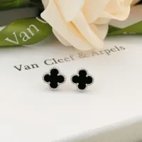 $25.00 USD Van Cleef & Arpels Earrings For Women #1413521