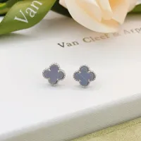 $25.00 USD Van Cleef & Arpels Earrings For Women #1413526