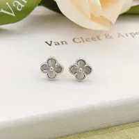 $25.00 USD Van Cleef & Arpels Earrings For Women #1413529