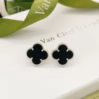 $25.00 USD Van Cleef & Arpels Earrings For Women #1413532