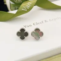 $25.00 USD Van Cleef & Arpels Earrings For Women #1413535
