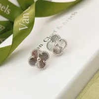 $25.00 USD Van Cleef & Arpels Earrings For Women #1413540