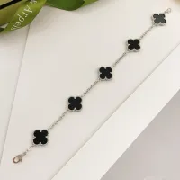$34.00 USD Van Cleef & Arpels Bracelets For Women #1413736