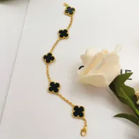 $34.00 USD Van Cleef & Arpels Bracelets For Women #1413738