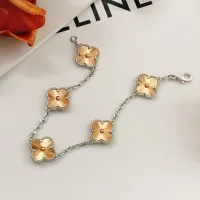 $34.00 USD Van Cleef & Arpels Bracelets For Women #1413739