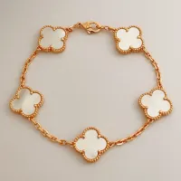 $34.00 USD Van Cleef & Arpels Bracelets For Women #1413741