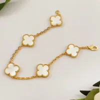 $34.00 USD Van Cleef & Arpels Bracelets For Women #1413742