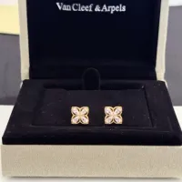 $36.00 USD Van Cleef & Arpels Earrings For Women #1413958