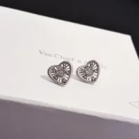 $36.00 USD Van Cleef & Arpels Earrings For Women #1413963