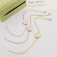 $25.00 USD Van Cleef & Arpels Bracelets For Women #1414445