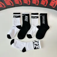 $29.00 USD Nike Socks #1414821
