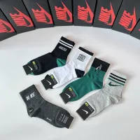 $27.00 USD Nike Socks #1414858