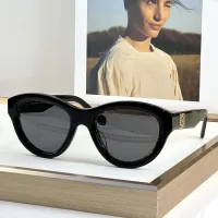 $60.00 USD LOEWE AAA Quality Sunglasses #1415225