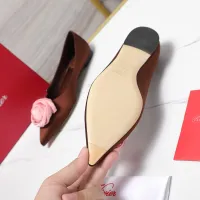 $115.00 USD Roger Vivier RV Flat Shoes For Women #1418121