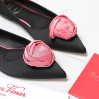 $115.00 USD Roger Vivier RV Flat Shoes For Women #1418122