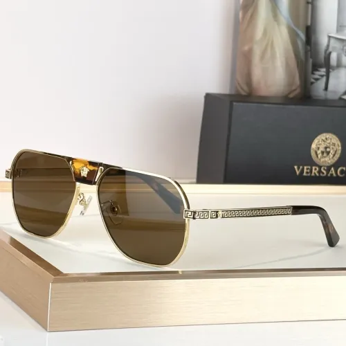 Versace AAA Quality Sunglasses #1424039