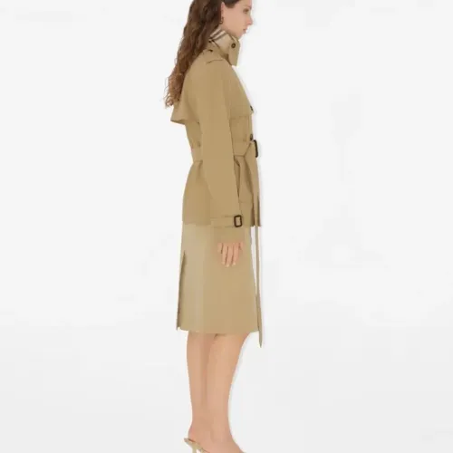 Replica Burberry Trench Coat Long Sleeved For Women #1431473 $160.00 USD for Wholesale