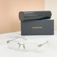 $60.00 USD Balenciaga AAA Quality Sunglasses #1423038