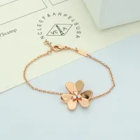 $25.00 USD Van Cleef & Arpels Bracelets For Women #1425101