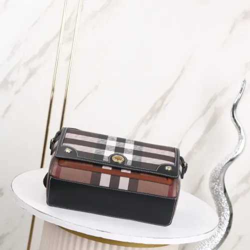Replica Burberry AAA Quality Messenger Bags For Women #1443034 $102.00 USD for Wholesale