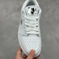$88.00 USD Air Jordan 1 I For Women #1441559