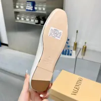 $105.00 USD Valentino Flat Shoes For Women #1442517