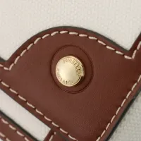 $102.00 USD Burberry AAA Quality Messenger Bags For Women #1443030