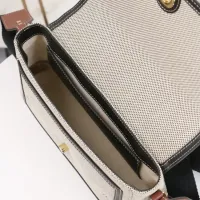 $102.00 USD Burberry AAA Quality Messenger Bags For Women #1443031