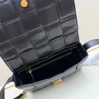 $102.00 USD Bottega Veneta BV AAA Quality Messenger Bags For Women #1443624