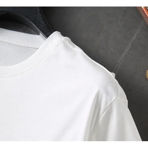 Replica LOEWE T-Shirts Short Sleeved For Unisex #1457480 $25.00 USD for Wholesale