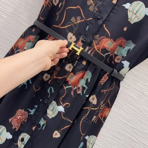 Replica LOEWE Dresses Short Sleeved For Women #1458302 $72.00 USD for Wholesale