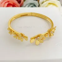 $42.00 USD Van Cleef & Arpels Bracelets For Women #1448698