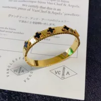 $32.00 USD Van Cleef & Arpels Bracelets For Women #1449427