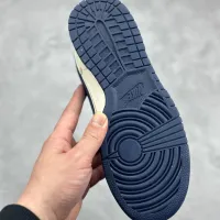$76.00 USD Nike SB Dunk-Low For Men #1451515
