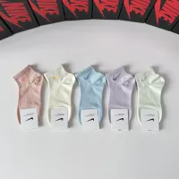 $27.00 USD Nike Socks #1456798