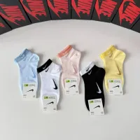 $27.00 USD Nike Socks #1456799