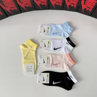 $27.00 USD Nike Socks #1456799