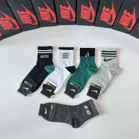 $27.00 USD Nike Socks #1456817