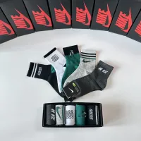 $27.00 USD Nike Socks #1456817