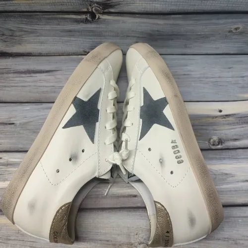 Replica Golden Goose Casual Shoes For Women #1462747 $98.00 USD for Wholesale