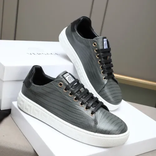 Versace Casual Shoes For Men #1471570