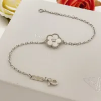 $29.00 USD Van Cleef & Arpels Bracelets For Women #1469080