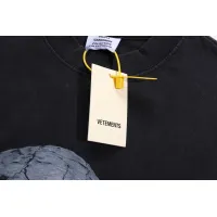 $40.00 USD VETEMENTS T-Shirts Short Sleeved For Unisex #1470750