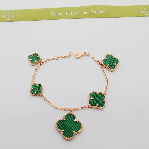Van Cleef & Arpels Bracelets For Women #1479293