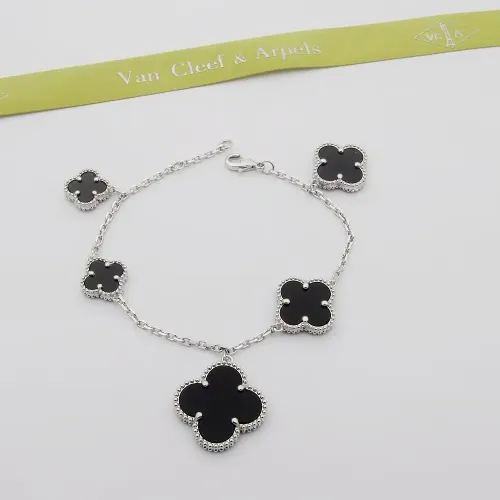 Van Cleef & Arpels Bracelets For Women #1479298